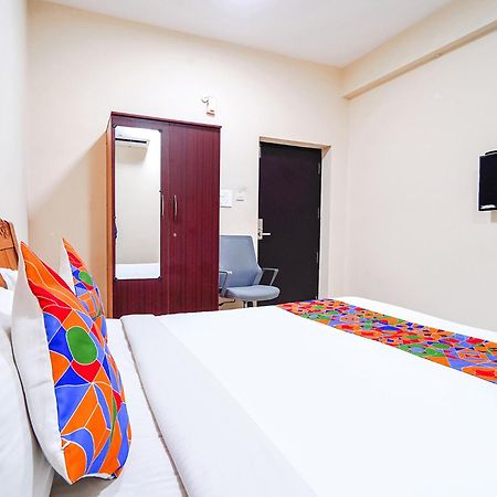 Fabexpress Uv Residency - 700M From Coimbatore International Airport Irugur Exteriör bild