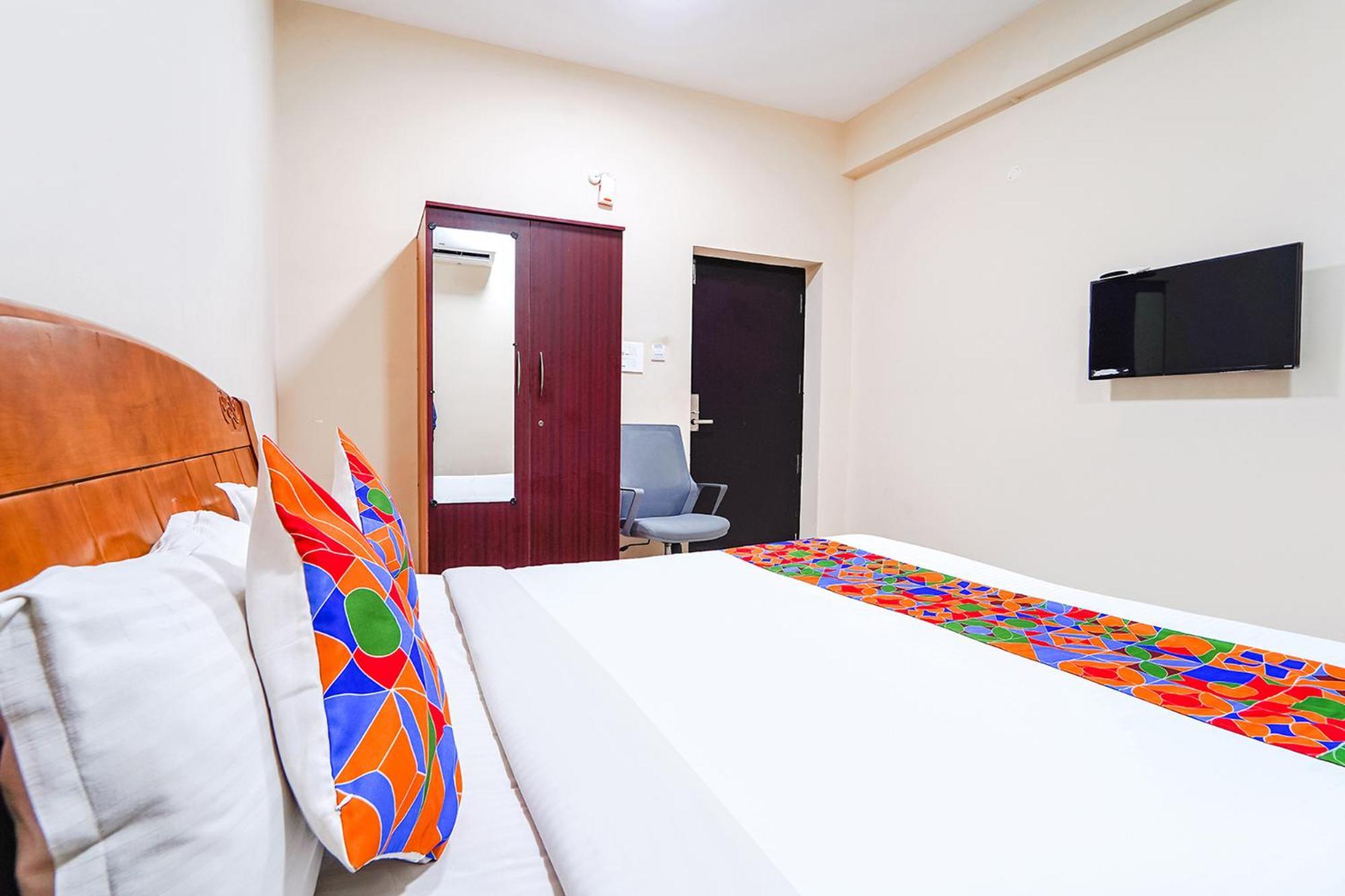 Fabexpress Uv Residency - 700M From Coimbatore International Airport Irugur Exteriör bild