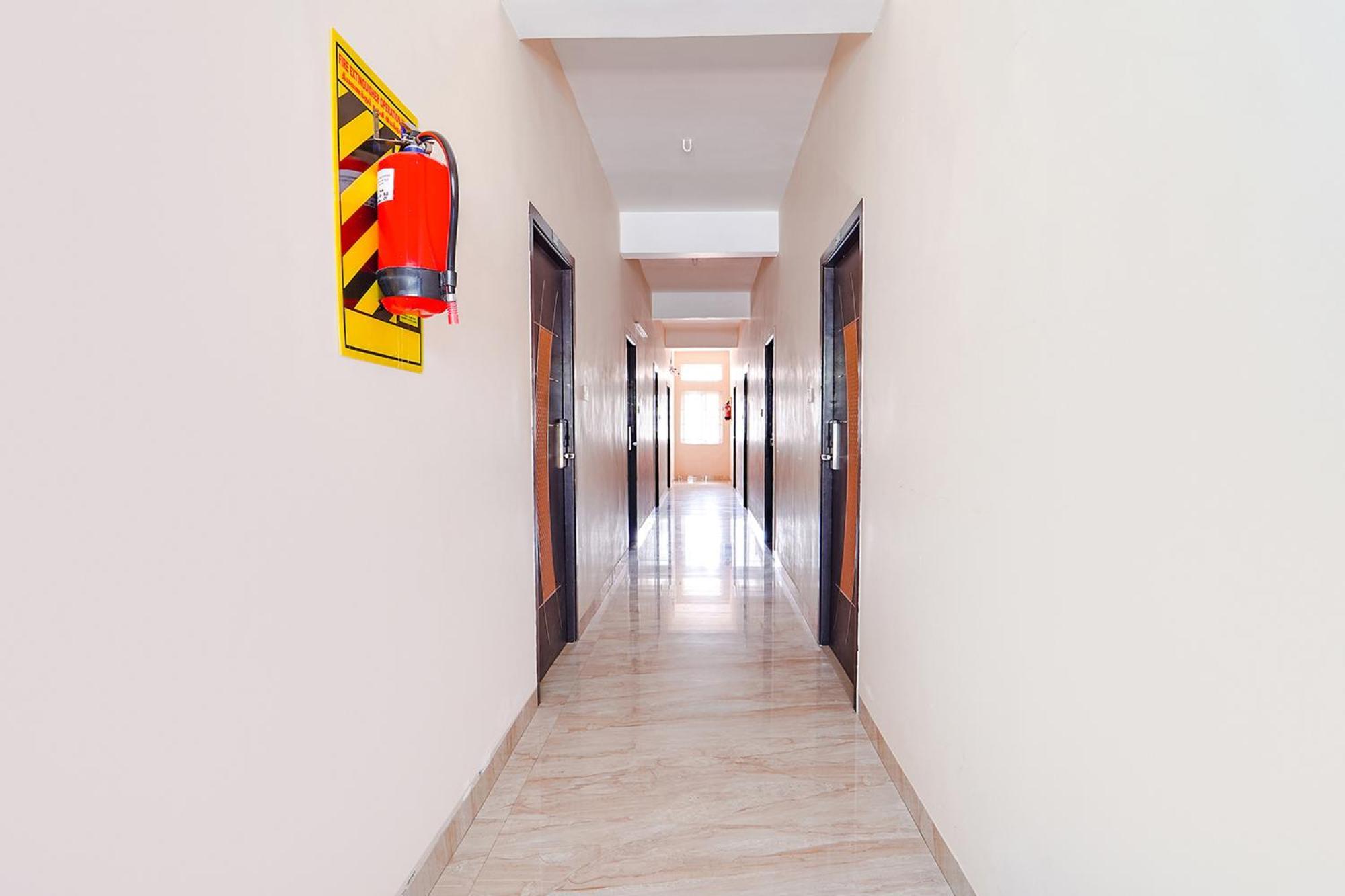 Fabexpress Uv Residency - 700M From Coimbatore International Airport Irugur Exteriör bild