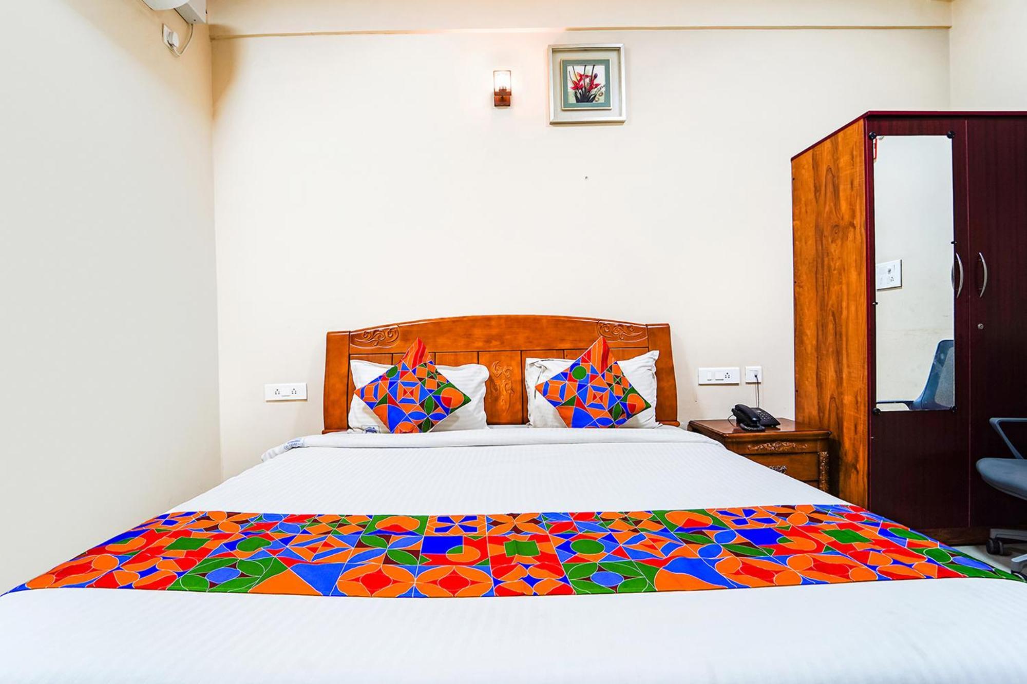 Fabexpress Uv Residency - 700M From Coimbatore International Airport Irugur Exteriör bild