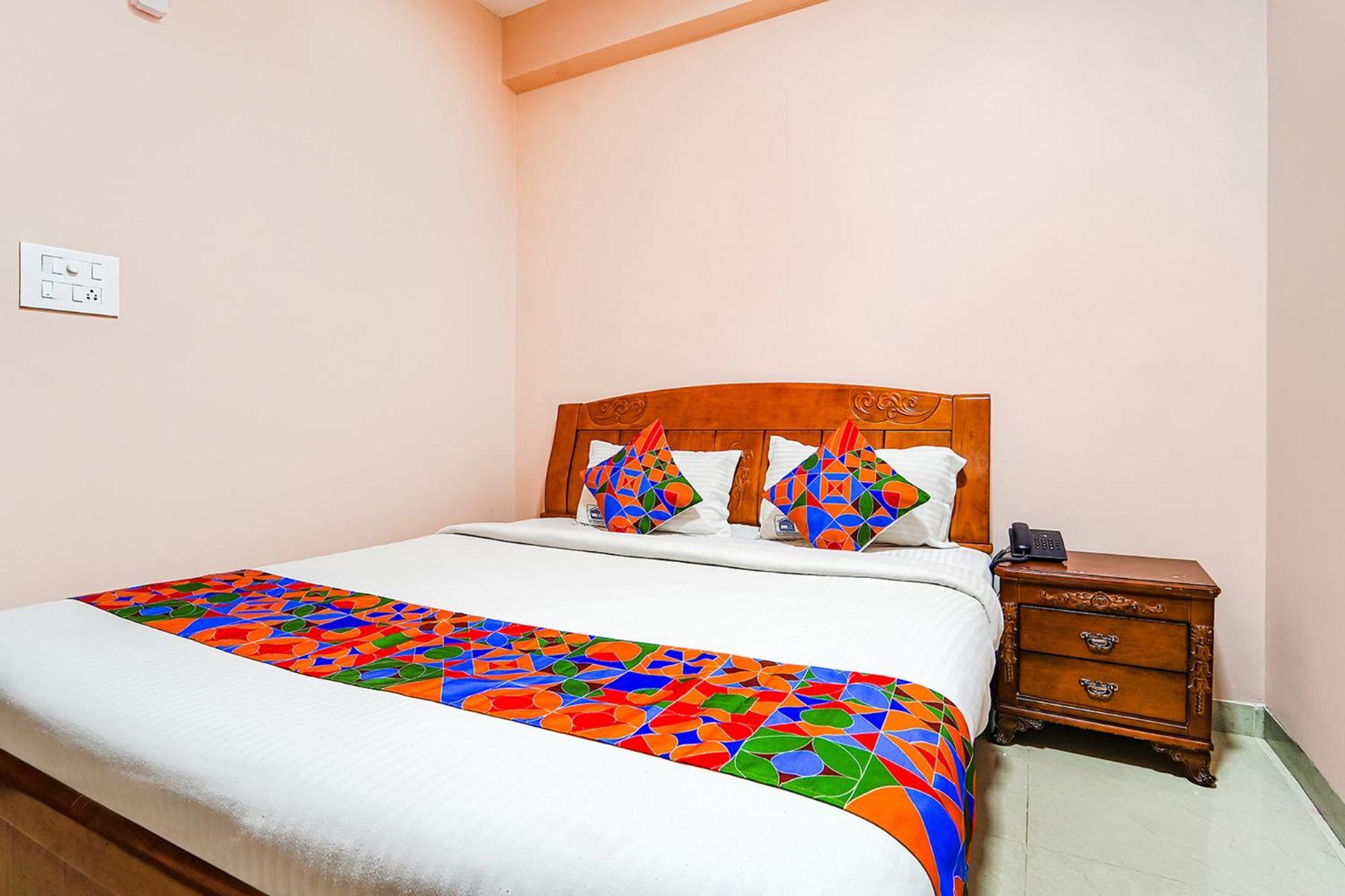 Fabexpress Uv Residency - 700M From Coimbatore International Airport Irugur Exteriör bild