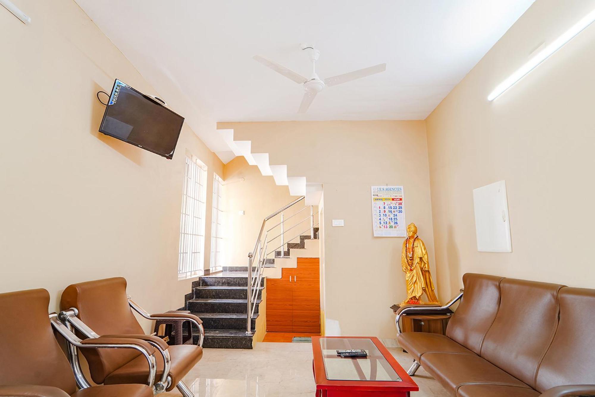 Fabexpress Uv Residency - 700M From Coimbatore International Airport Irugur Exteriör bild