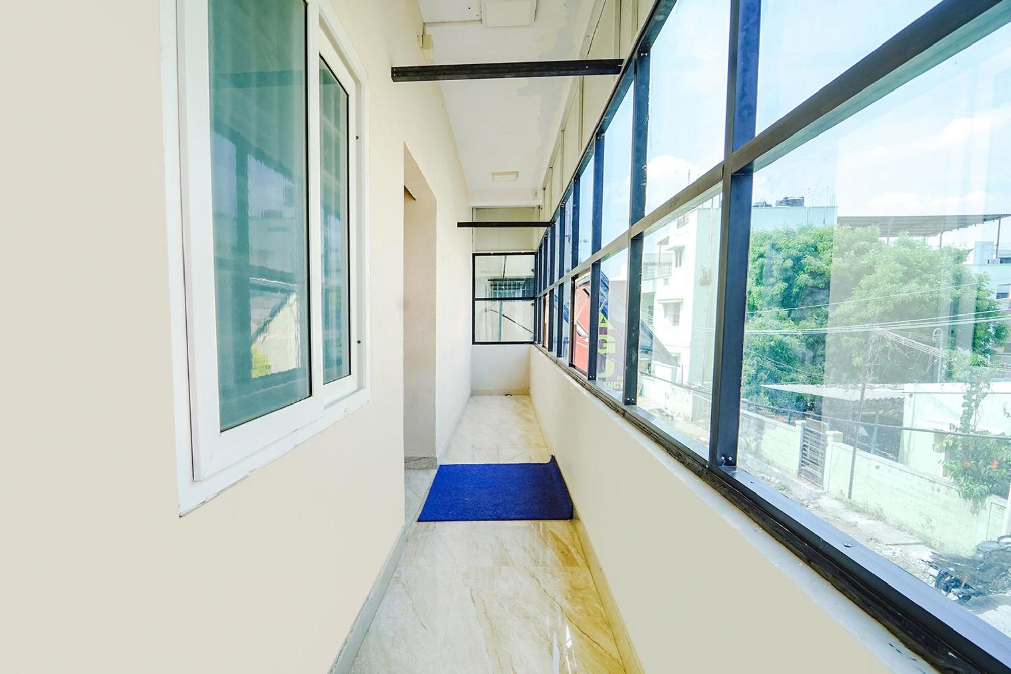 Fabexpress Uv Residency - 700M From Coimbatore International Airport Irugur Exteriör bild