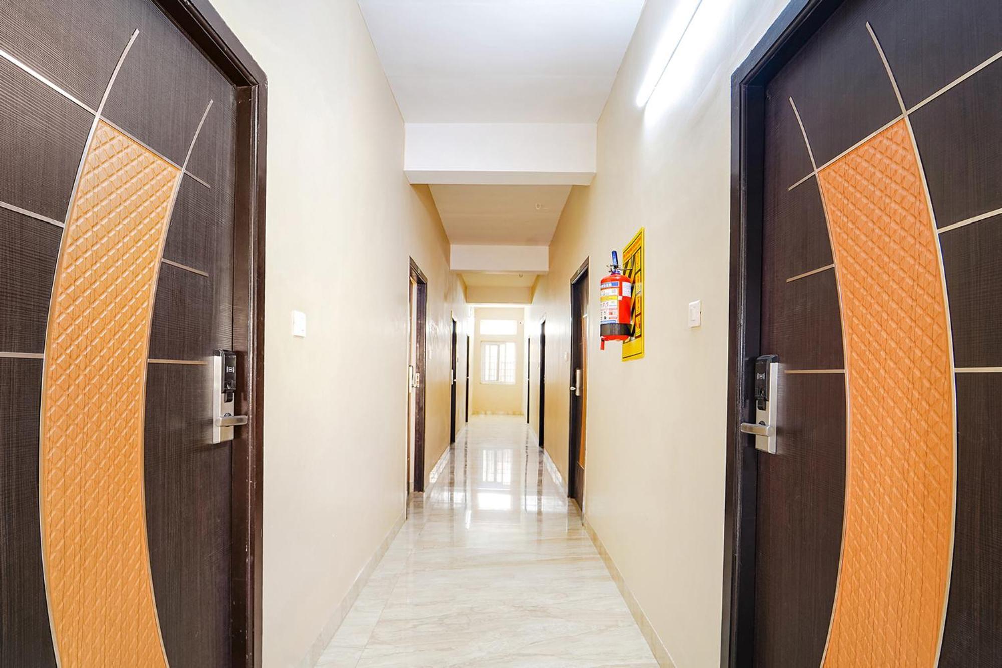 Fabexpress Uv Residency - 700M From Coimbatore International Airport Irugur Exteriör bild